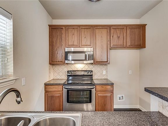 3rd image of 508 Mattie Ln