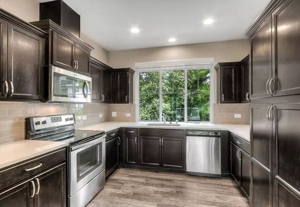 1st image of 905 Sunset Blvd NE #2