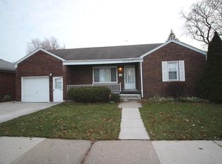 18460 Stephens Dr, Eastpointe, MI 48021