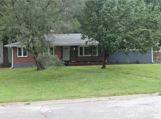 3924 Crestview Rd, Independence, MO 64052