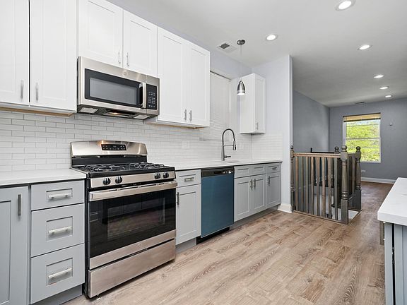 2nd image of 1050 N Lawndale Ave #2