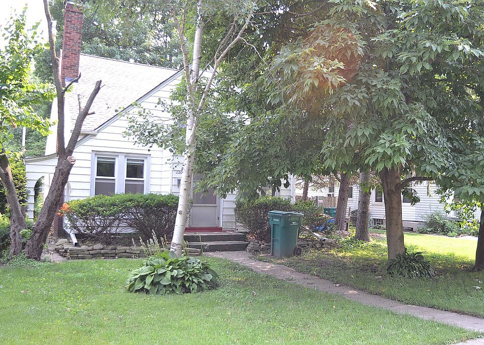 1st image of 2208 W Kellogg Ave