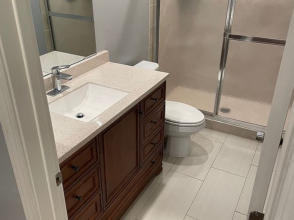 5th image of 206 Martinvale Ln