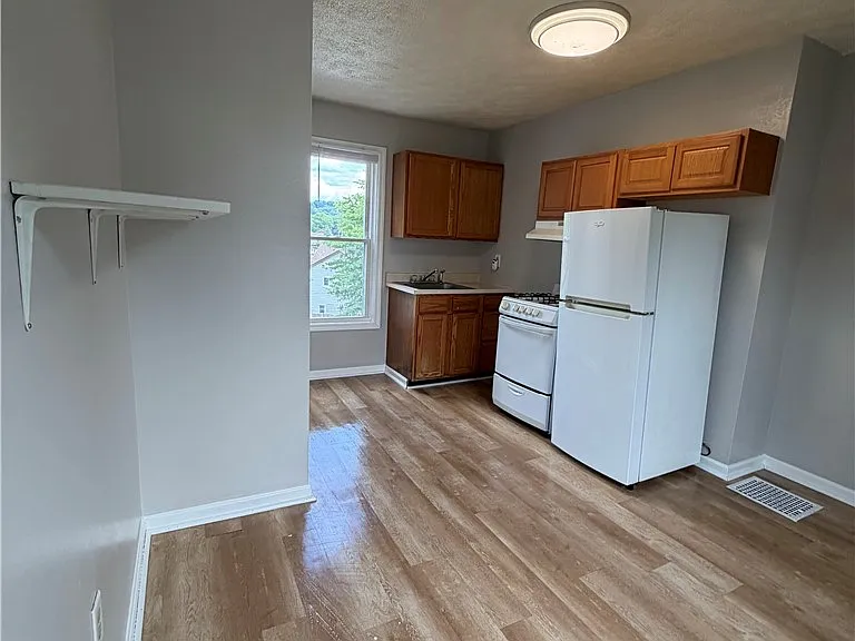 435 Kismet St #2 — Photo 5
