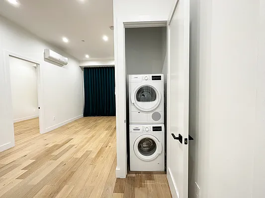 Rented by Chase Global M Realty LLC | media 25