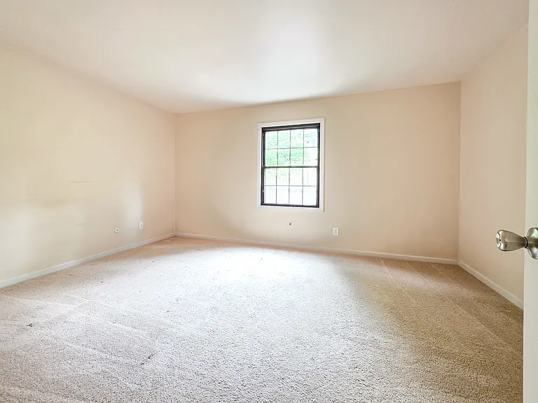 454 Country View Ct — Photo 10
