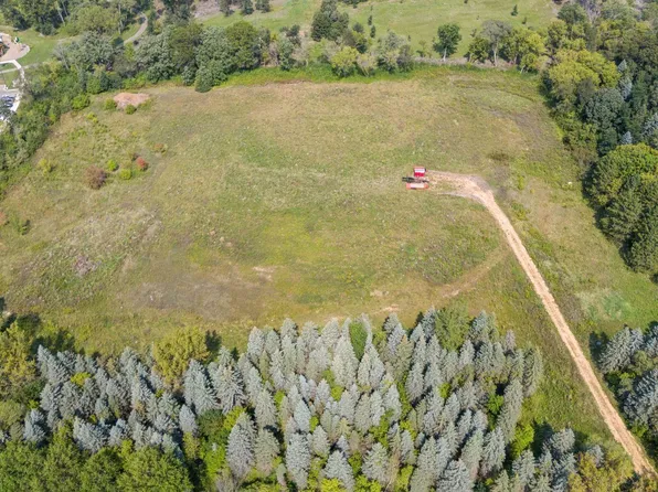 11530 Valley Creek Rd, Woodbury, MN 55129