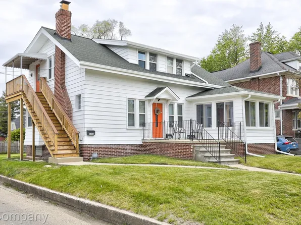 131 E Cambourne St, Ferndale, MI 48220