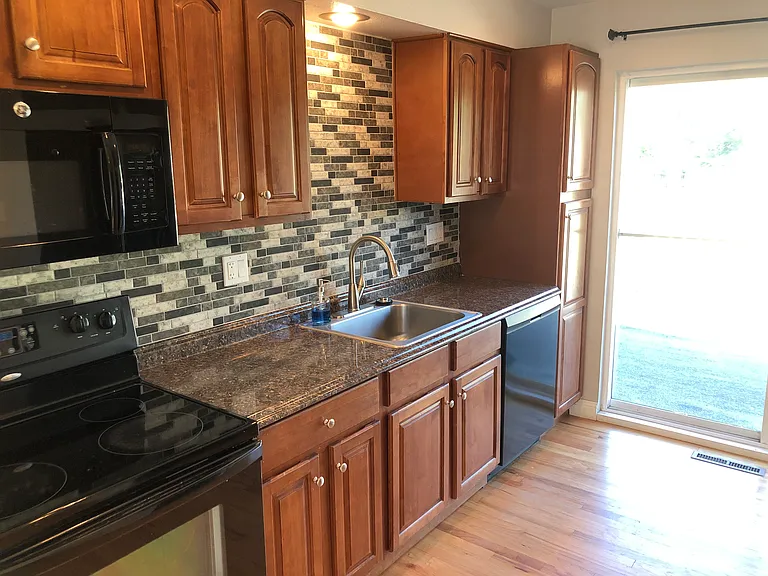 1725 Lansing St — Photo 15