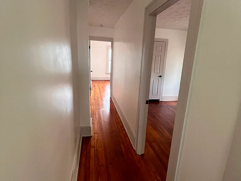 688 E 4th Ave — Photo 9