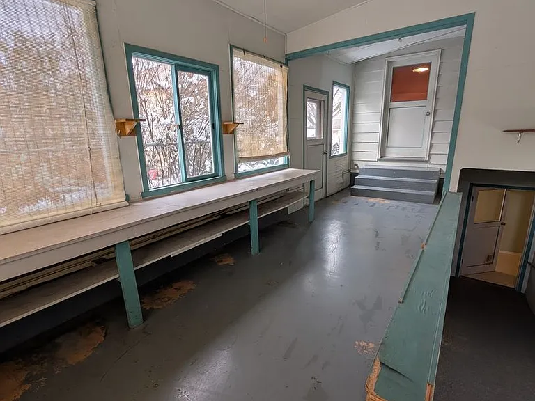 722 Bryden Ave — Photo 21