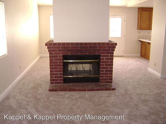 4th image of 573 Galway Ct