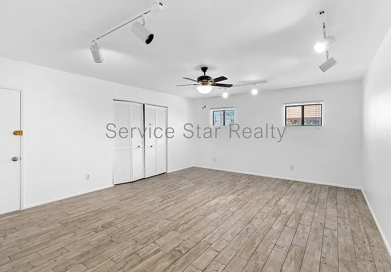 923 E Wesleyan Dr — Photo 6