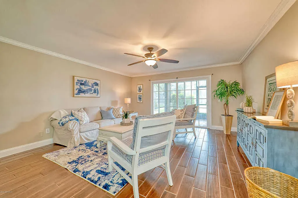 3 bed, 1379 sqft, $1,700 — Photo 3