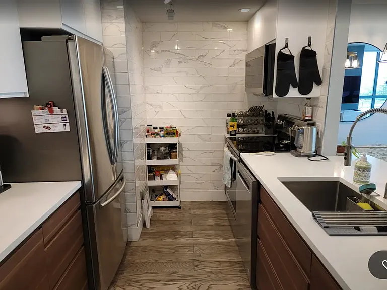 1200 Georgia St W #3 — Photo 7