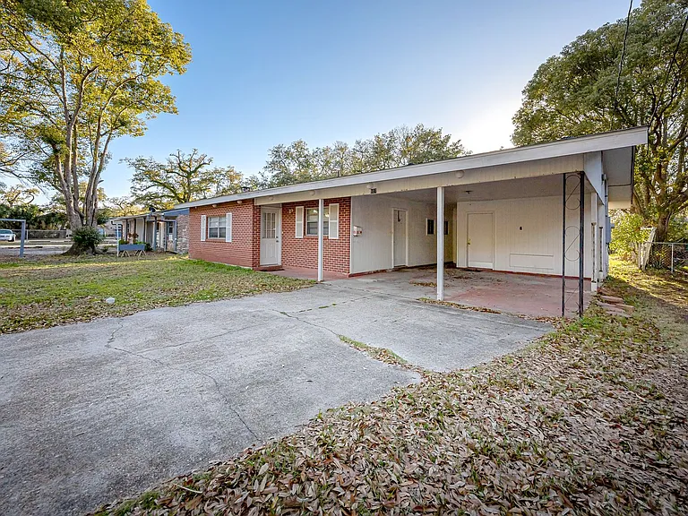807 Market St — Photo 2