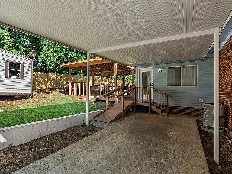 803 Lichfield Rd — Photo 16