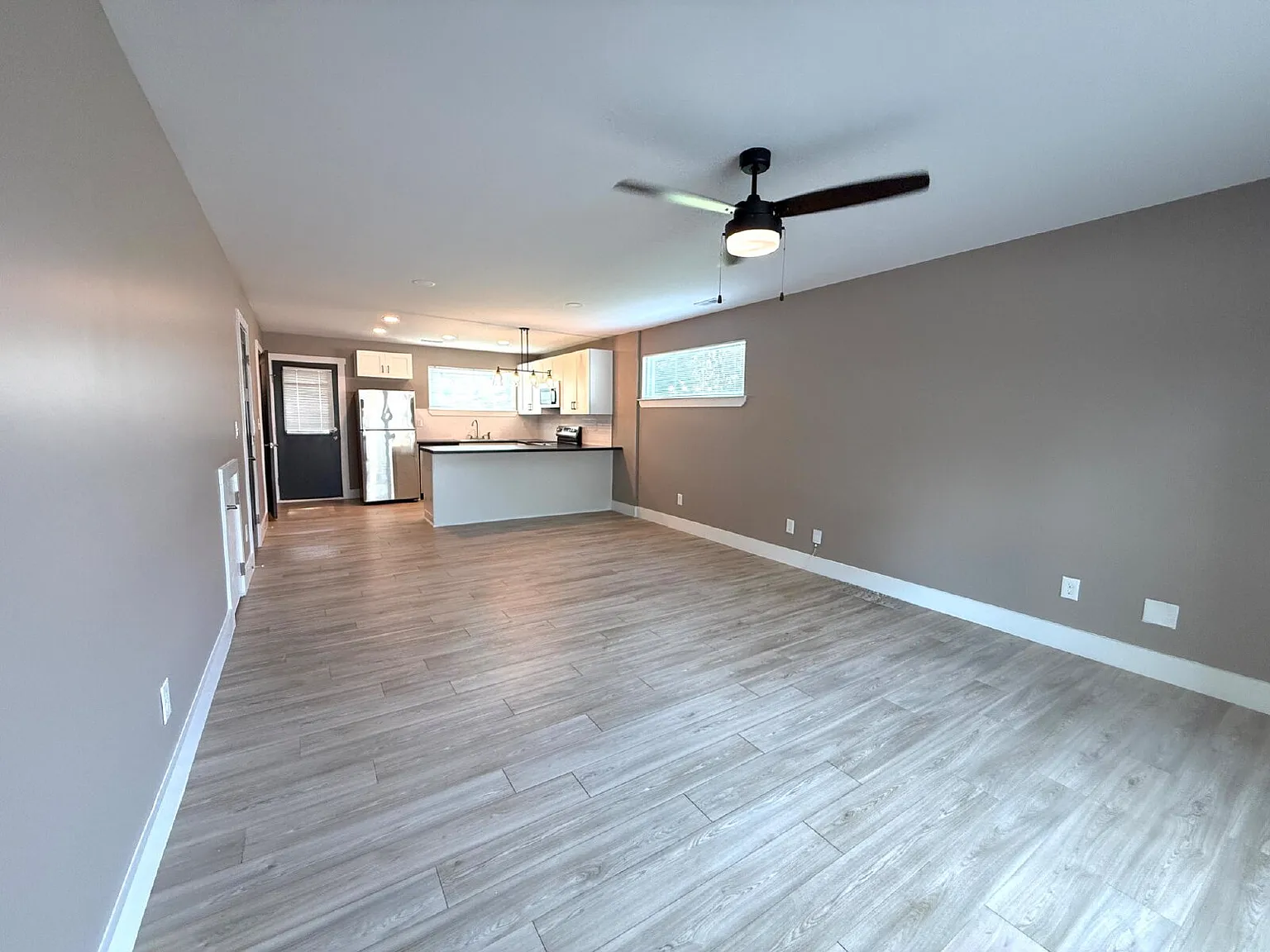 2 bed, 2.5 bath, 1137 sqft, $1,295 — Photo 3
