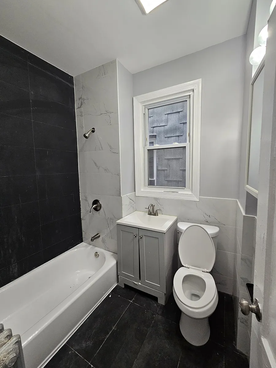 Building Photo - 211 Grant Ave #1