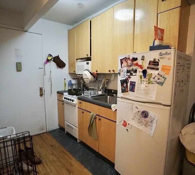 1st image of 530 W 47th St #B3