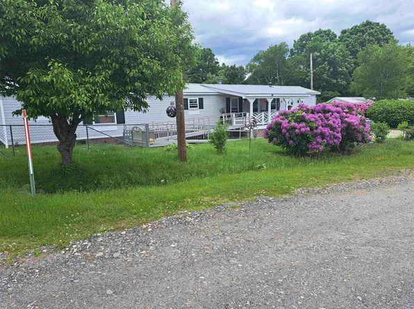 8 Raymond Place, Claremont, NH 03743