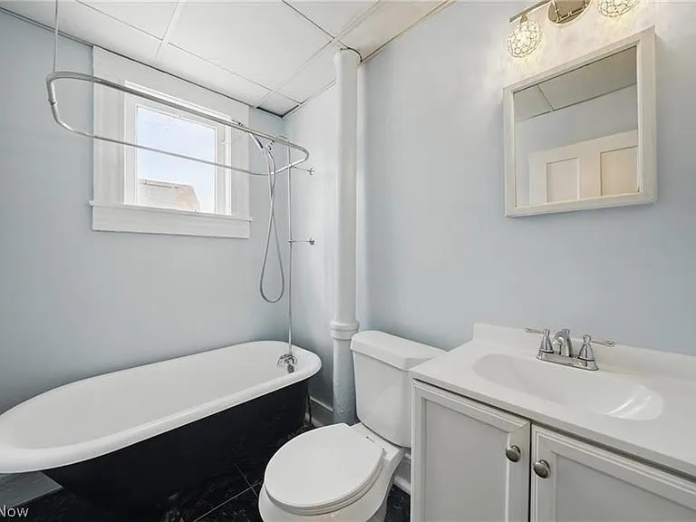 2471 Tremont Ave #DOWN — Photo 13
