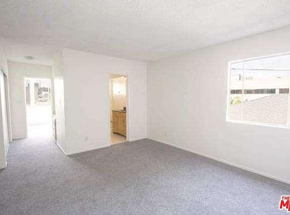 4th image of 1833 Benecia Ave #1