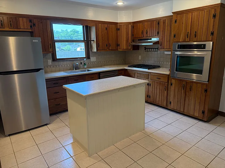 2412 Manet Rd — Photo 4