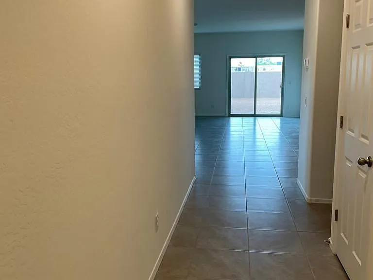 249 W Tropical Dr — Photo 3
