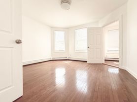 32 Union Pl, North Arlington, NJ