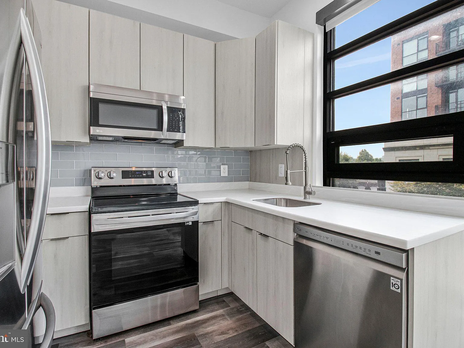 1 bed, 550 sqft, $2,000 — Photo 4