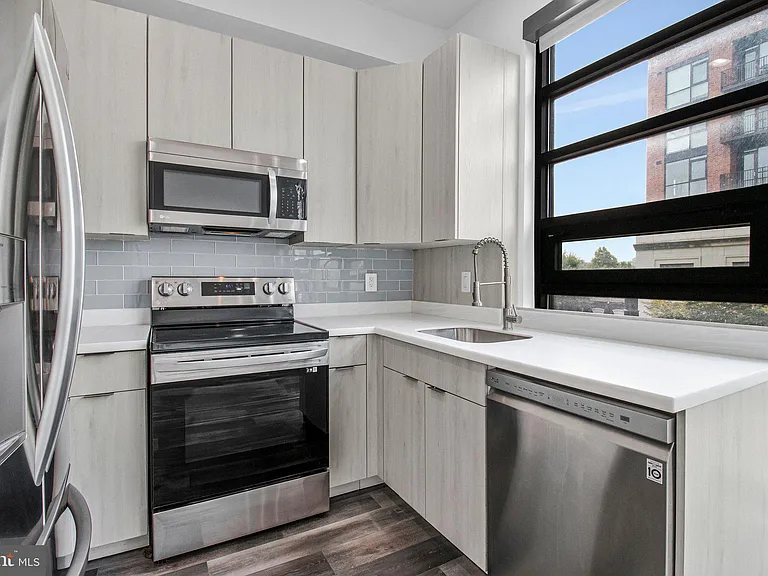 506 H St NE #302 — Photo 4