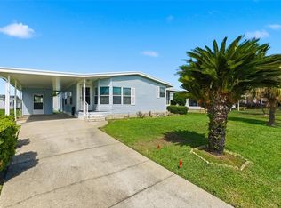 456 Santa Fe Rd, Tavares, FL 32778
