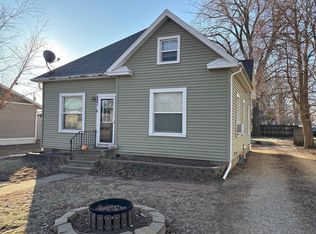 521 Nash St, Aplington, IA 50604