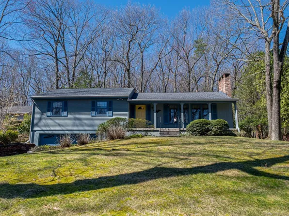 876 Plainville Avenue, Farmington, CT 06032