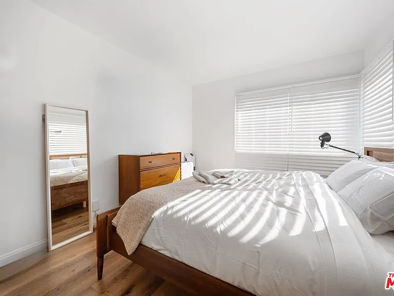 4855 Seldner Ave — Photo 12