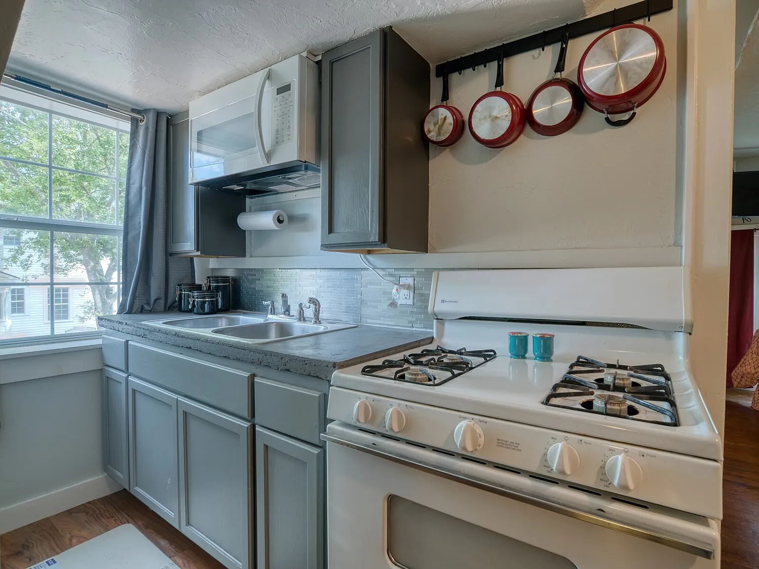 113 W 19th- Broge - 1 — Photo 3