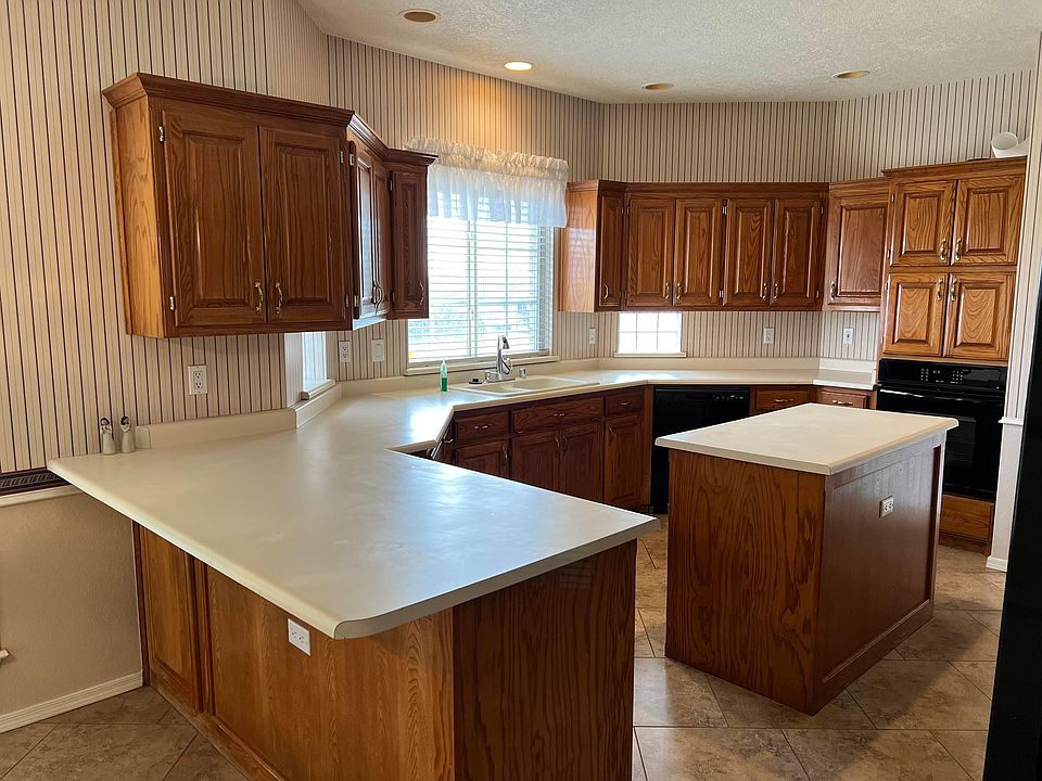 2nd image of 8300 Calle Primera NW