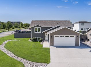 159 Dolan Dr, Bismarck, ND 58504