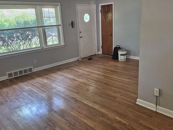 2nd image of 8 Forest Home Ct
