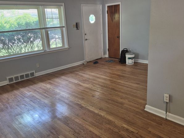 8 Forest Home Ct