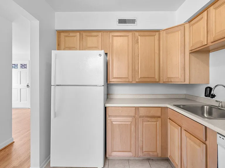 7304 Dickinson Ave #4 — Photo 7