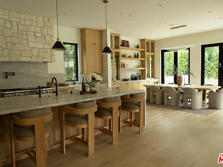 5064 Encino Ave — Photo 14