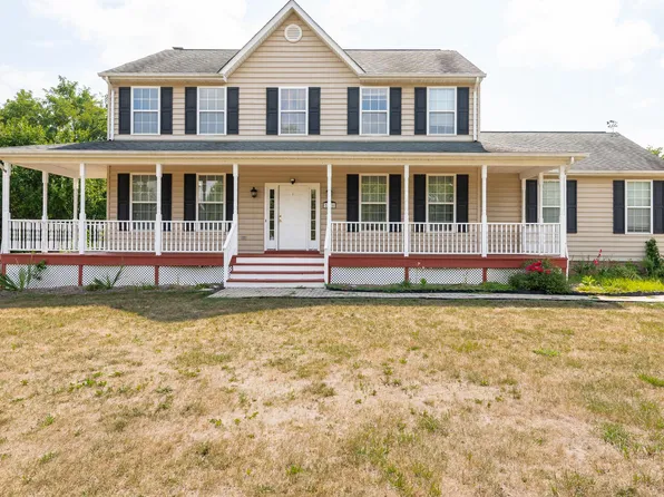 206 Carriage Dr, Harpers Ferry, WV 25425