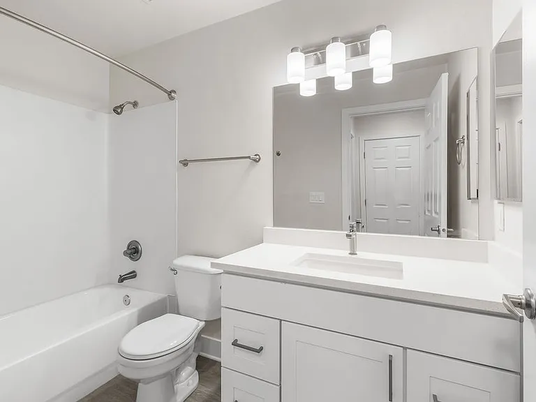 Bradley Park Apartments — Photo 62
