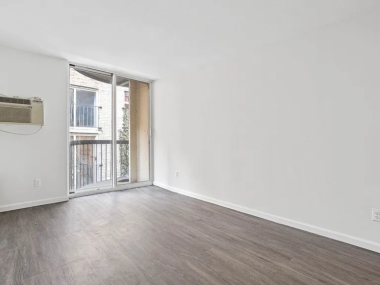 88 Fulton St #616 — Photo 5