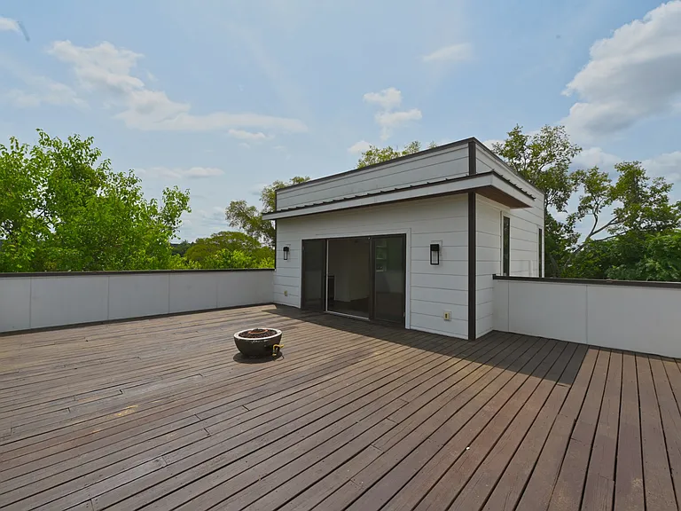 407B Moore Ave — Photo 22