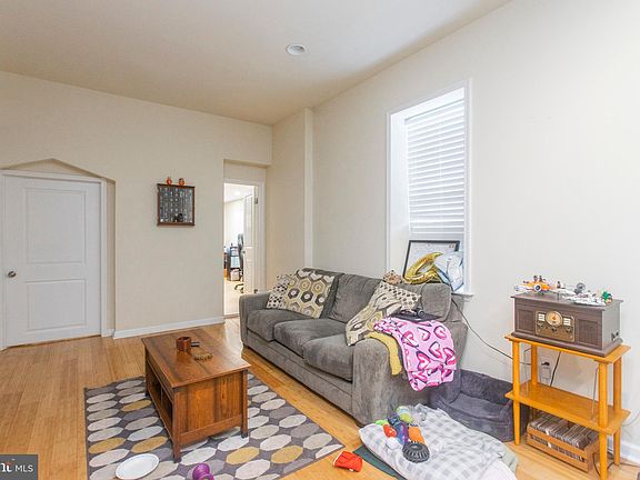 2nd image of 194 Green Ln #A