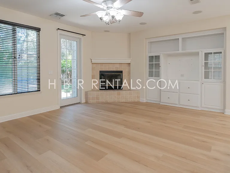 237 E Legacy Dr — Photo 13