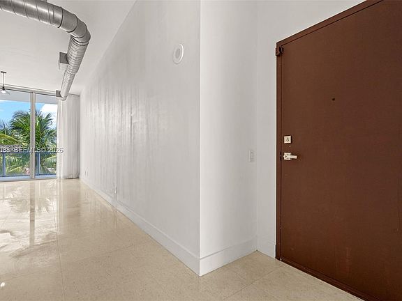 4th image of 3029 NE 188th St APT 618
